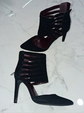 BCBGeneration Size 8.5 Strappy Cage Suede Zip Up Ankle Closed Pointed Toe Heels